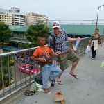 Musikeinlage auf dem Weg zum Chatuchak - Markt