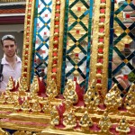 Auf dem Gelände des Wat Phra Kaew