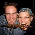 Philipp und Nicole mit der gegrillten Ratte