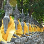 Wat Yai Chaya Mongkol Statuen