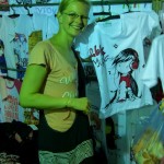 Nicole beim Shoppen auf der Geburtstagsparty des Königs