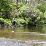 Philipp steht auf dem Wasser.